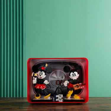 Lego 43179 Mickey Mouse & Minnie Mouse Buildable Characters Display Case